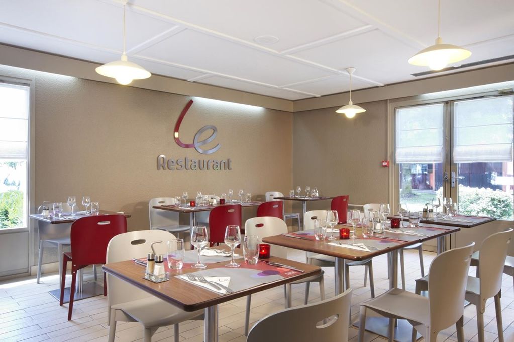 Kyriad Tarbes Bastillac Restaurant photo